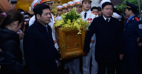 Đưa tiễn Thứ trưởng Phạm Quý Tiêu về đất mẹ