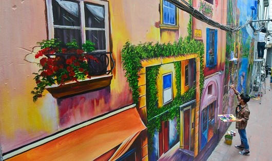 Sơn, vẽ tự phát: Làm đẹp hay bôi bẩn di sản văn hóa?