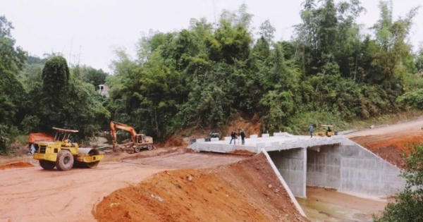 Cần làm rõ việc giao khoán công trình từ UBND xã Hồ Bốn đi Bản Háng Đề Chù