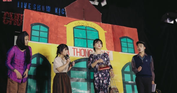 Liveshow Kịch “Chuyến tàu định mệnh” - món ăn tinh thần đặc sắc của trường Báo Liveshow Kịch “Chuyến tàu định mệnh” - món ăn tinh thần đặc sắc của trường Báo