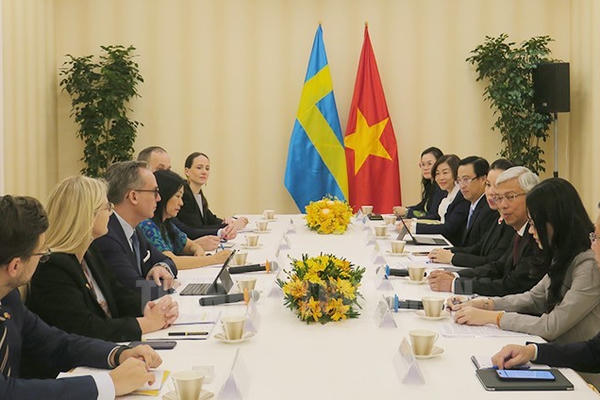 TP.HCM thúc đẩy hợp tác với doanh nghiệp Thụy Điển trong chuyển đổi số, phát triển xanh TP.HCM thúc đẩy hợp tác với doanh nghiệp Thụy Điển trong chuyển đổi số, phát triển xanh