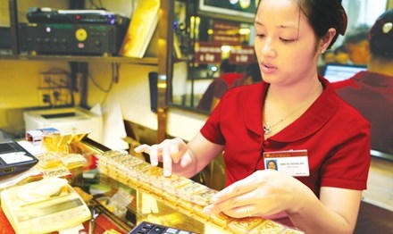 Vàng tăng sốc, không nên “lướt sóng”