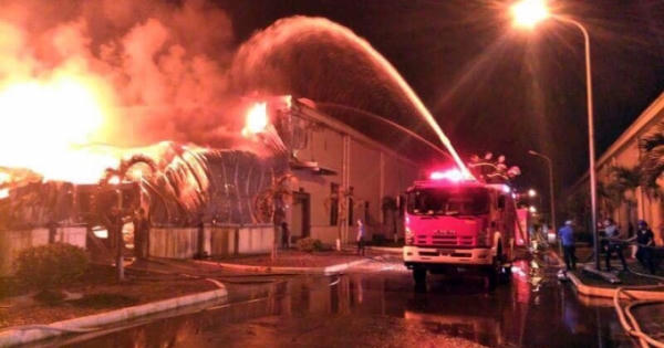 Quảng Ninh: Cháy lớn nhà kho Công ty Texhong Ngân Long sau 5 giờ mới được không chế