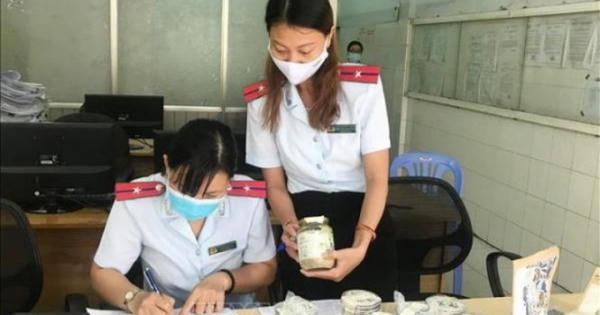 Cha chung không ai khóc