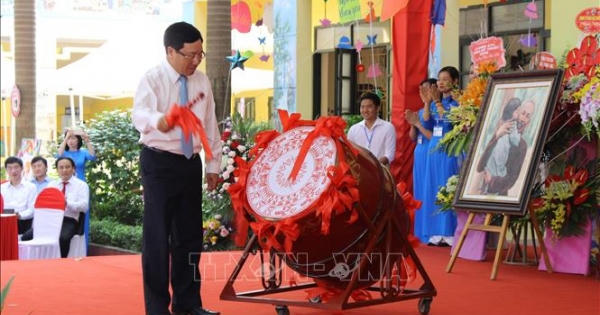 Lãnh đạo Đảng, Nhà nước động viên học sinh miền núi tại Lễ khai giảng năm học mới