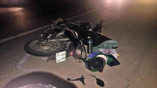 Truy tìm tài xế ô tô tông chết 2 người rồi bỏ trốn