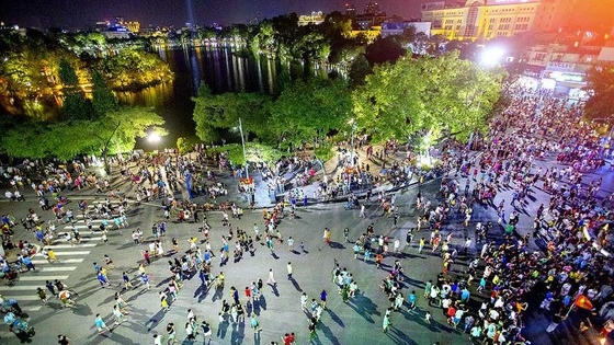 Từ 18/3, mở cửa lại không gian phố đi bộ hồ Hoàn Kiếm