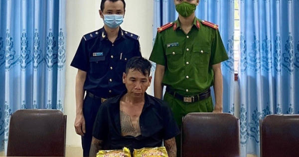 Nghệ An: Bắt giữ đối tượng vận chuyển hơn 2 kg ma túy đá