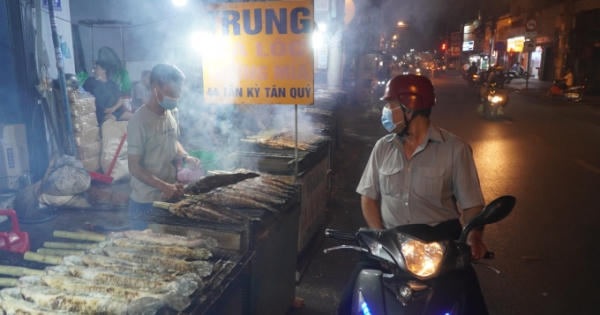 TP HCM: Người dân tấp nập đi mua vàng, cá lóc nướng ngày vía Thần Tài