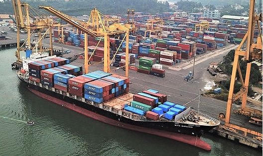 Nhiều cảng biển “thay da đổi thịt” sau cổ phần hóa