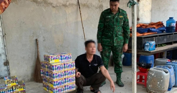 Phát hiện đối tượng giấu pháo lậu trong nhà nuôi yến