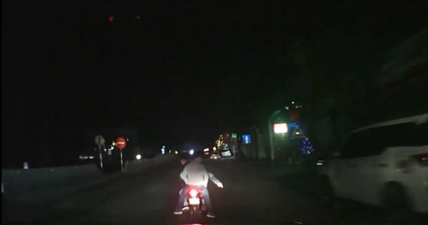 Cả gia đình đi ô tô hoảng sợ “cầu cứu” 113 vì bị nhóm thanh niên truy đuổi, chặn, đập phá xe