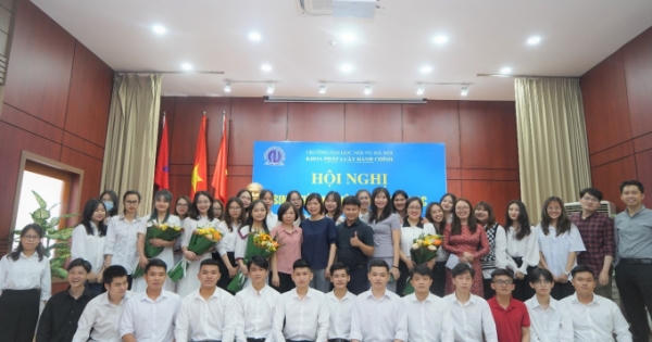 Nghiên cứu khoa học của sinh viên Trường Đại học Nội vụ Hà Nội: Không ngừng nâng cao chất và lượng
