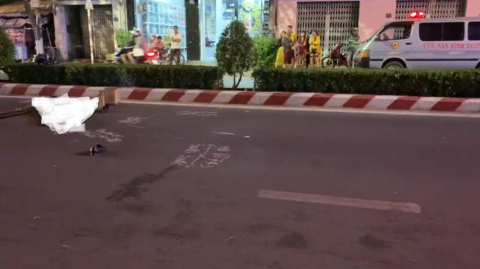 Bình Dương: Tông vào trụ đèn, nam thanh niên tử vong tại chỗ