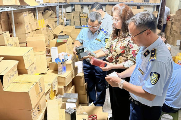 Hà Nội: Trong 6 tháng năm 2025, phát hiện và bắt giữ hơn 2.000 vụ buôn lậu, hàng giả