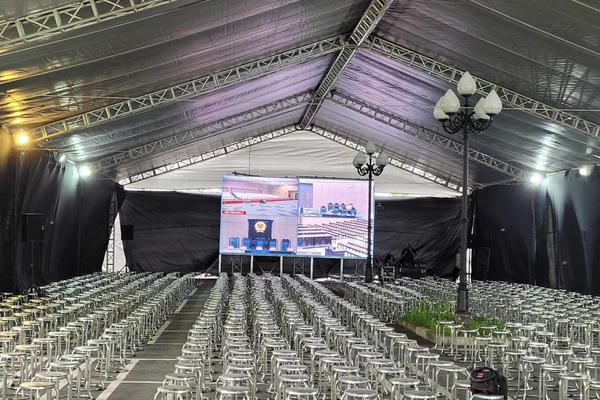 Cận cảnh nhà bạt sức chứa 400 người tại phiên xét xử vụ án Tân Hoàng Minh