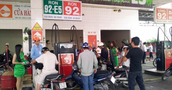 Kinh tế 24h: Bộ Công Thương yêu cầu kiểm tra thực hiện lộ trình xăng sinh học E5 RON92
