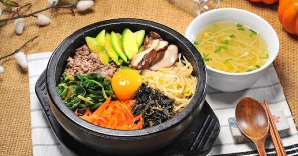 Điều gì khiến cơm trộn Bibimbap thành đặc sản xứ Kim Chi? Điều gì khiến cơm trộn Bibimbap thành đặc sản xứ Kim Chi?