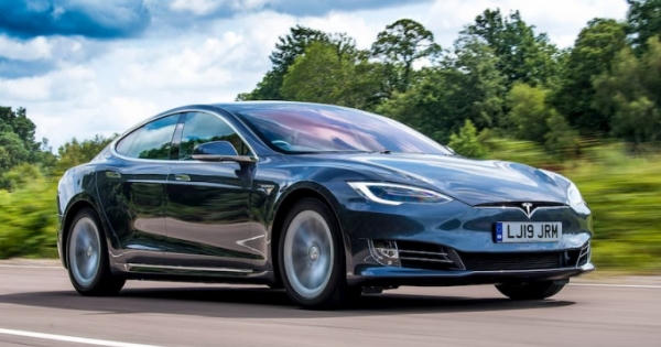 "Tesla là cổ phiếu nguy hiểm nhất phố Wall"
