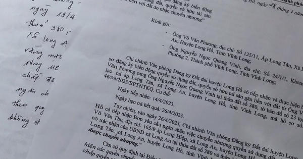 UBND xã có được ngăn chặn việc chuyển nhượng quyền sử dụng đất theo quy định không?