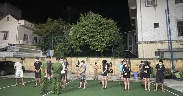 23 nam nữ mở "tiệc ma tuý" trong nhà nghỉ