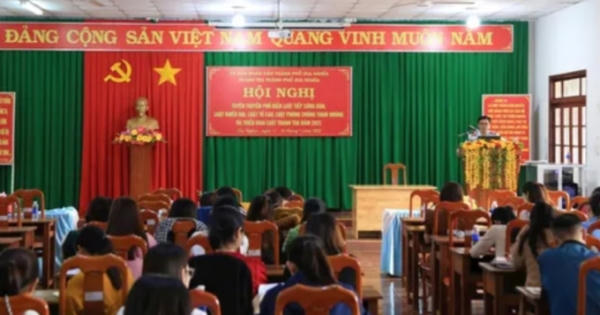 Đắk Nông: TP Gia Nghĩa phổ biến pháp luật cho cán bộ, công chức