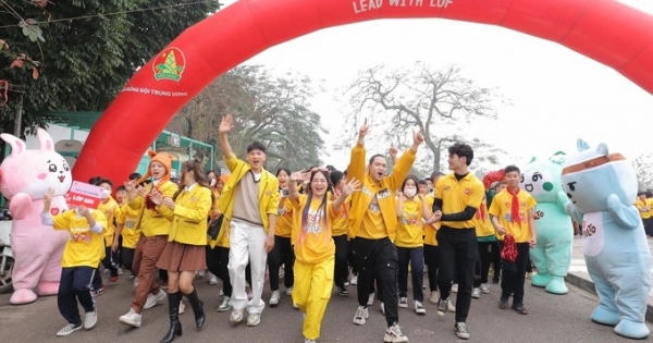 2.000 học sinh Thái Nguyên đi bộ góp quỹ học bổng cho học sinh nghèo vượt khó