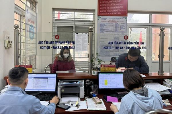 Đề xuất bỏ công chức cấp xã, người không đủ tiêu chuẩn phải tinh giản Đề xuất bỏ công chức cấp xã, người không đủ tiêu chuẩn phải tinh giản