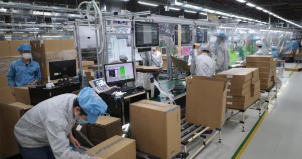 Đưa công nhân Công ty Fushan trú tại xã Đại Đồng đến nơi ở mới