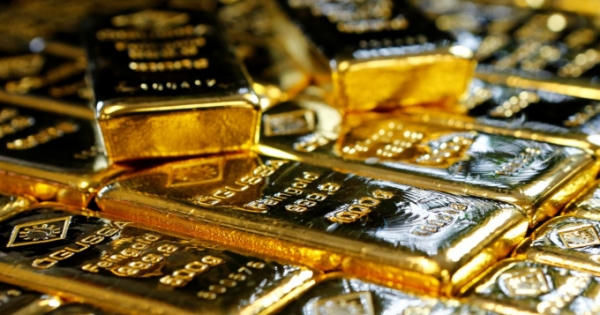 Giá vàng hôm nay 10/8: Từ trên đỉnh cao, giá vàng lao dốc