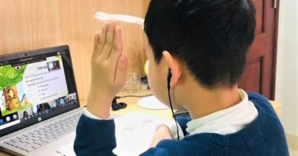 Sở Giáo dục và Đào tạo Hà Nội đề xuất tiếp tục học trực tuyến phòng COVID-19