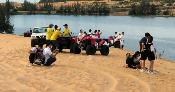 Thắng cảnh Bàu Trắng sẵn sàng đón khách du lịch mùa Tết Nguyên Đán Thắng cảnh Bàu Trắng sẵn sàng đón khách du lịch mùa Tết Nguyên Đán