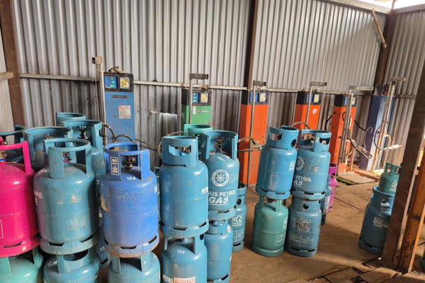 Hà Nội: Triệt phá điểm san chiết gas trái phép tại xã Thanh Trì