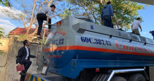 Phát hiện xe chở hàng ngàn lít xăng không có hồ sơ hợp pháp