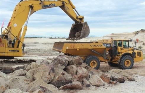 Địa ốc 7AM: Khắc phục những bất cập của thị trường bất động sản, Hà Tĩnh dừng hẳn dự án mỏ sắt Thạch Khê