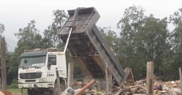 Formosa Hà Tĩnh: Rác thải công nghiệp đổ tràn lan ra môi trường