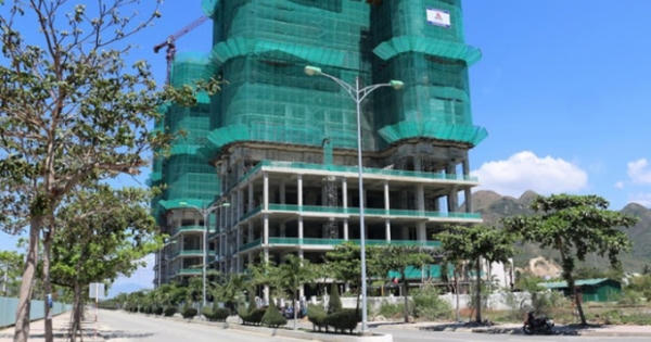 Khánh Hòa: Làm chưa đầy 1km đường, được 1ha 'đất vàng