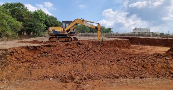Công ty Bá Thiết khai thác đất vượt phép tại Yên Dũng, mang bán tại KCN Vân Trung