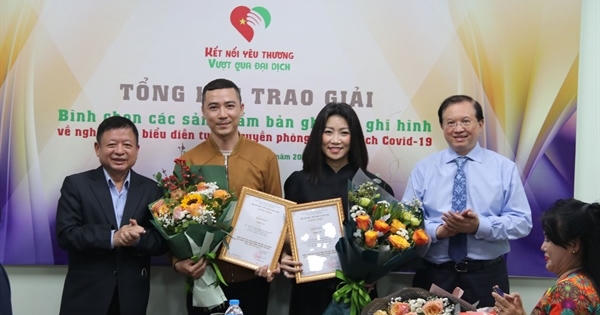 Sáng tạo nghệ thuật về đề tài Covid-19: Thổi bùng lên sức mạnh tinh thần Sáng tạo nghệ thuật về đề tài Covid-19: Thổi bùng lên sức mạnh tinh thần