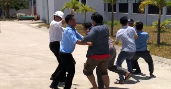 Bảo vệ công ty bị nhân viên đánh trọng thương vì... đôi dép