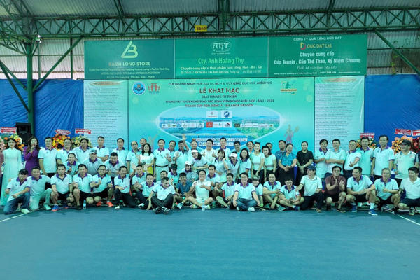 CLB Doanh nhân tổ chức giải tennis gây quỹ cho sinh viên nghèo