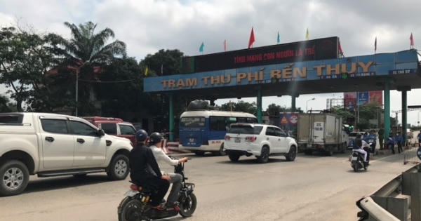 Người dân tiếp tục tập trung phản đối thu phí cầu Bến Thủy 1