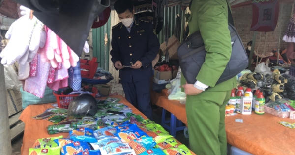 Lào Cai: Phát hiện người dân bày bán thuốc bảo vệ thực vật bị cấm