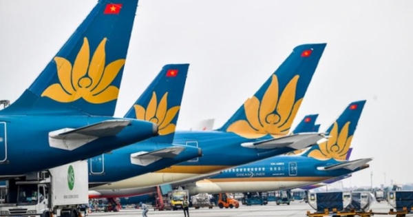 Hàng không vừa được tăng chuyến, giá vé máy bay lập tức 'lên đỉnh'