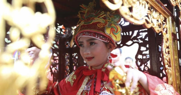 Clip 'Tướng bà' 11 tuổi được bảo vệ nghiêm ngặt tại hội đền Gióng