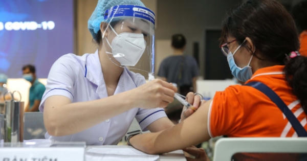 Khi nào tiêm vaccine COVID-19 cho trẻ từ 12-17 tuổi?