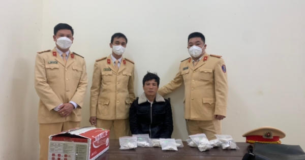 CSGT mật phục bắt đối tượng mang lô “hàng trắng” khủng ra Bắc tiêu thụ