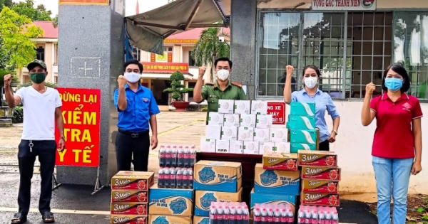 Chung tay ngăn dịch, cộng đồng nữ doanh nhân và tuổi trẻ Bình Phước lan tỏa điều tử tế Chung tay ngăn dịch, cộng đồng nữ doanh nhân và tuổi trẻ Bình Phước lan tỏa điều tử tế