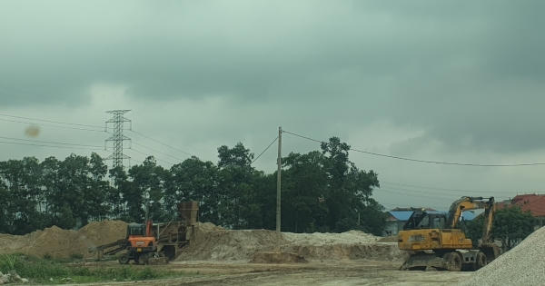 Công ty Đạt Hưng ở thị xã Đông Triều có dấu hiệu sàng tuyển cát và khai thác đất thuê không đúng mục đích