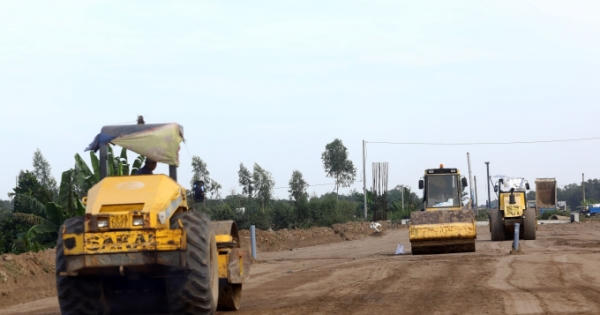 Đẩy mạnh giải ngân vốn đầu tư công đi đôi với bảo đảm chất lượng công trình Đẩy mạnh giải ngân vốn đầu tư công đi đôi với bảo đảm chất lượng công trình